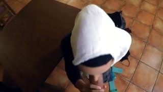 Hot cutie grabs fingered and face shouldered